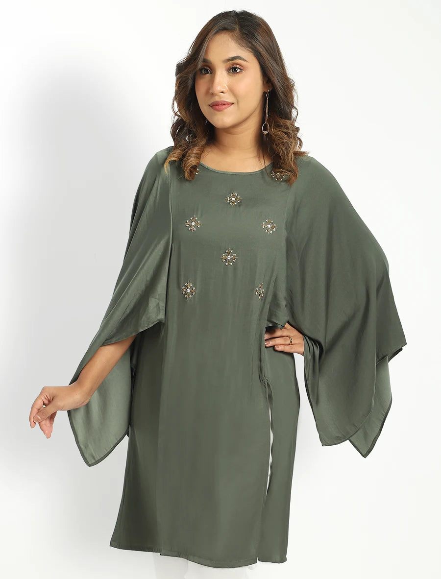 Buy Green sequin embroidery cape and kurta set by Kanelle at Aashni and Co